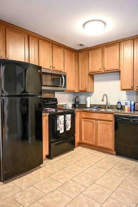 Cozy - 2 Bedroom Townhome Getaway - Plaza Midwood シャーロット エクステリア 写真