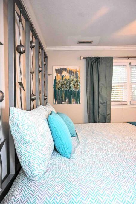 Cozy - 2 Bedroom Townhome Getaway - Plaza Midwood シャーロット エクステリア 写真